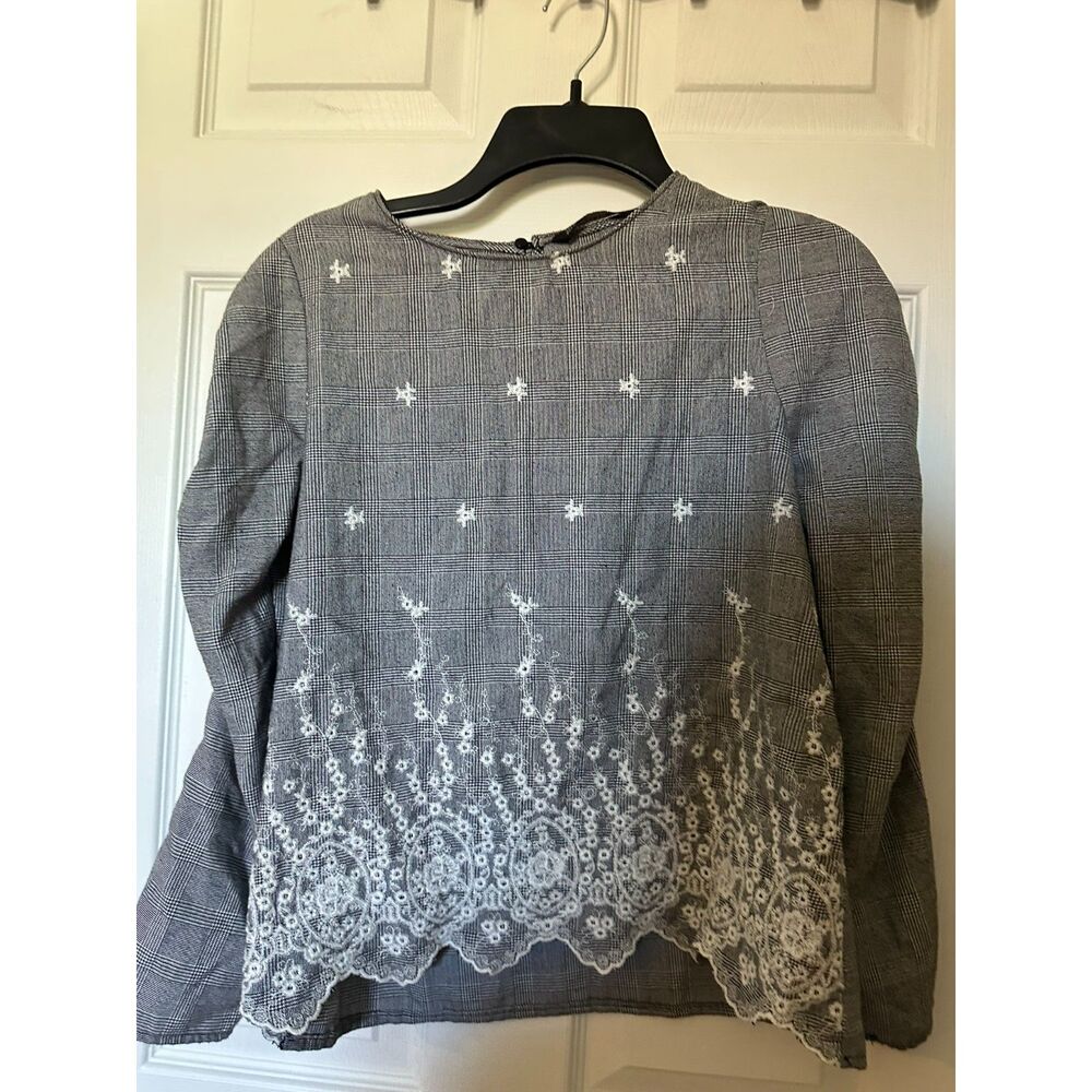 Zara Women M Gray Checkered Long‑Sleeve Blouse White Floral Embroideryz Hem